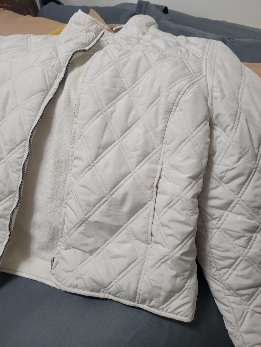 Womans Jacket - Picture 10 of 15